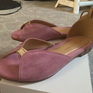 Chic Pink Sandals with Gold Detail